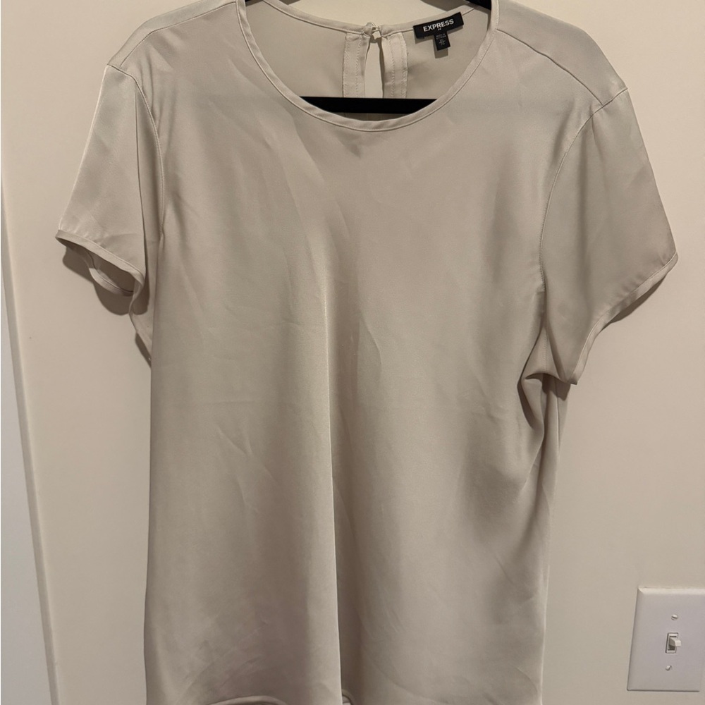 Express Women's Short Sleeve Cream Tee